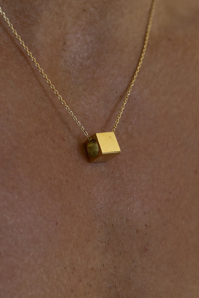 CUBE NECKLACE - CAINTÈ