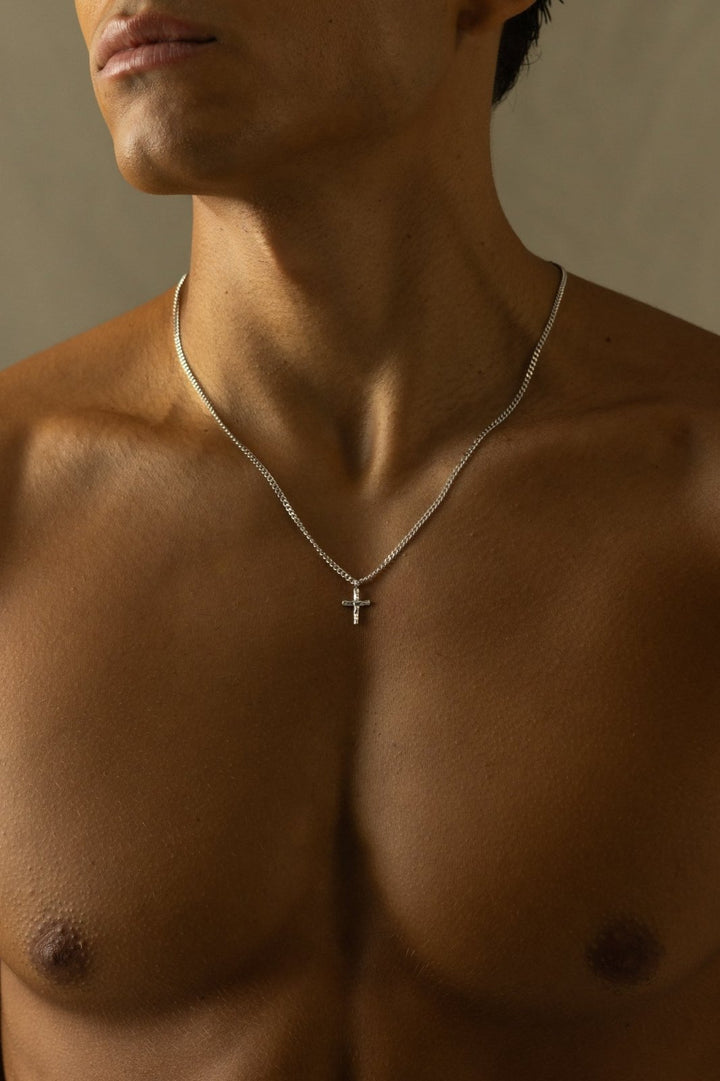 HAMMERED CROSS NECKLACE - CAINTÈ